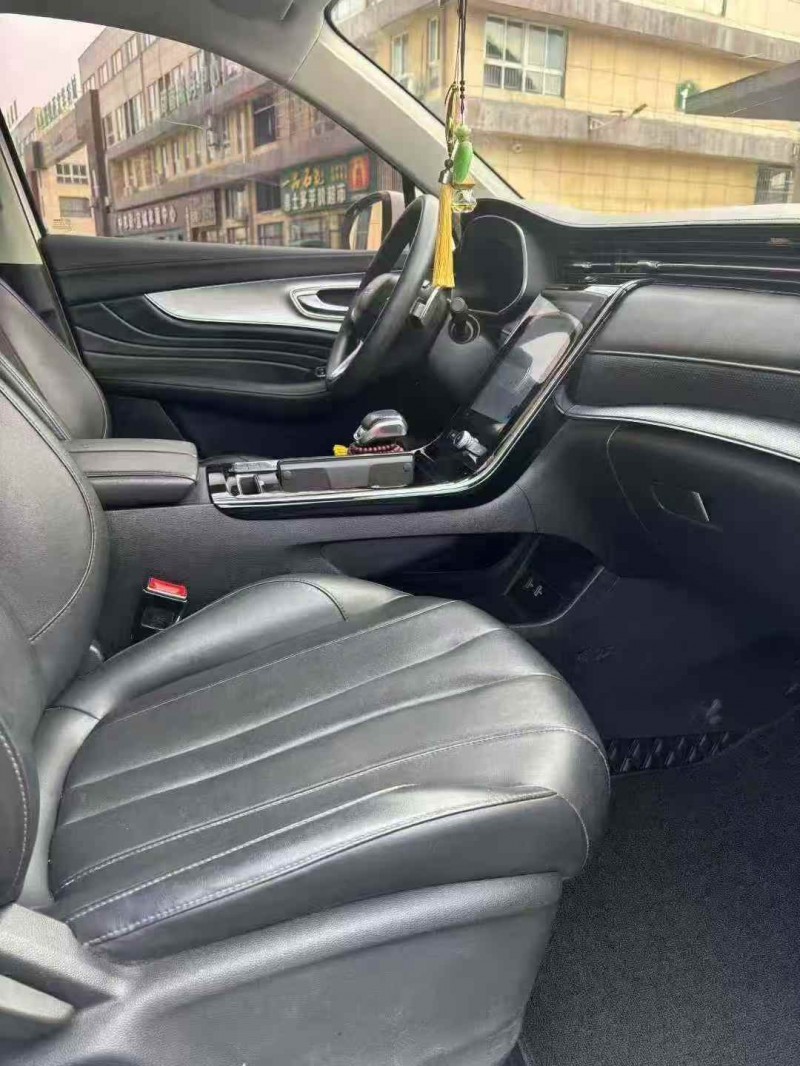 襄阳20年荣威RX57