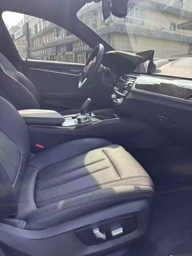 襄阳18年宝马5系8