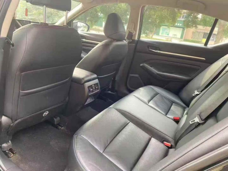 襄阳22年日产天籁4