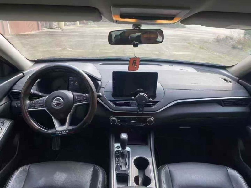 襄阳22年日产天籁8