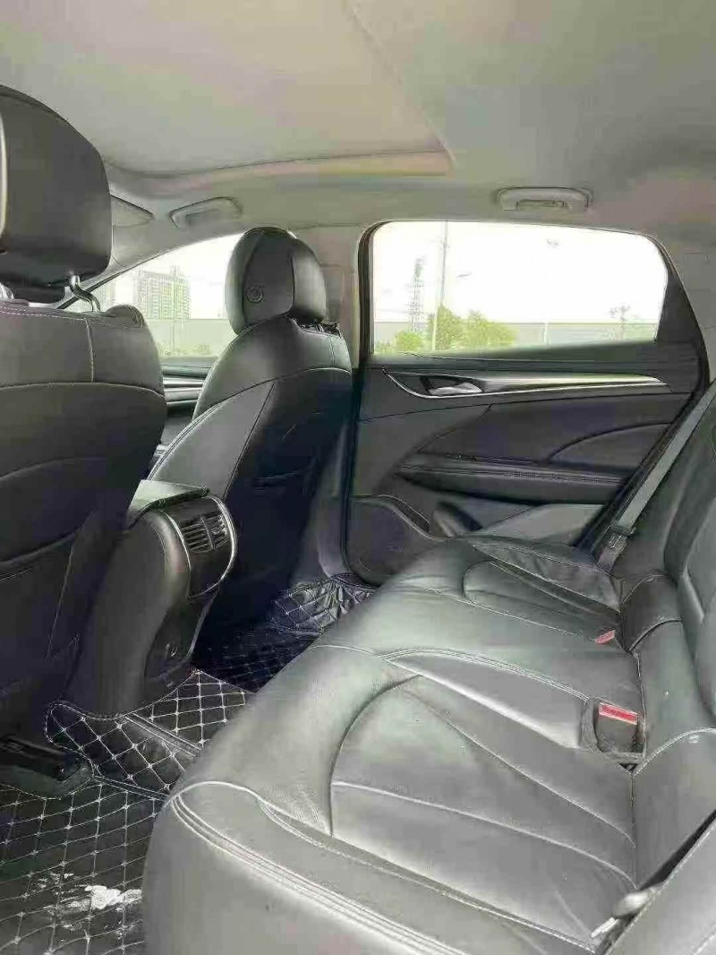 襄阳20年别克君越6