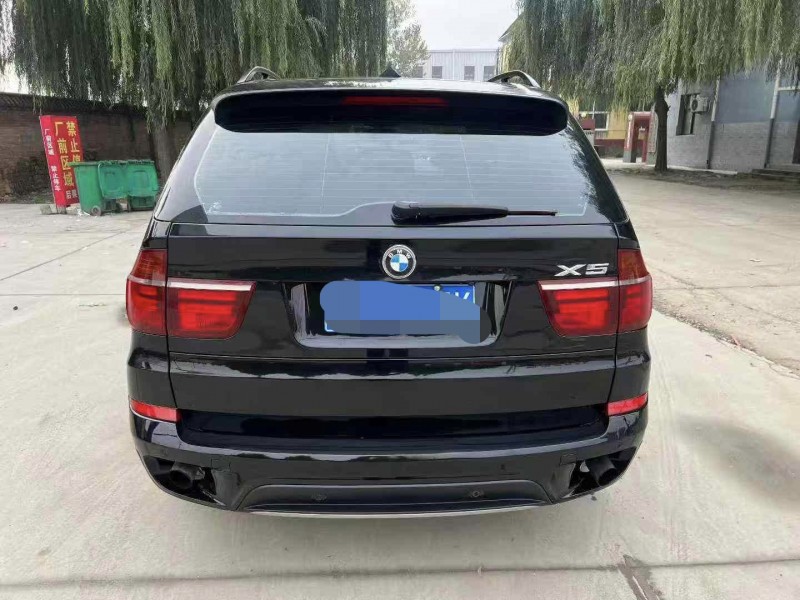 保定12年宝马X59