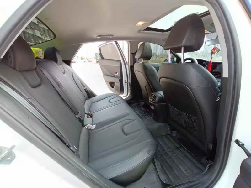 常德24年现代伊兰特6