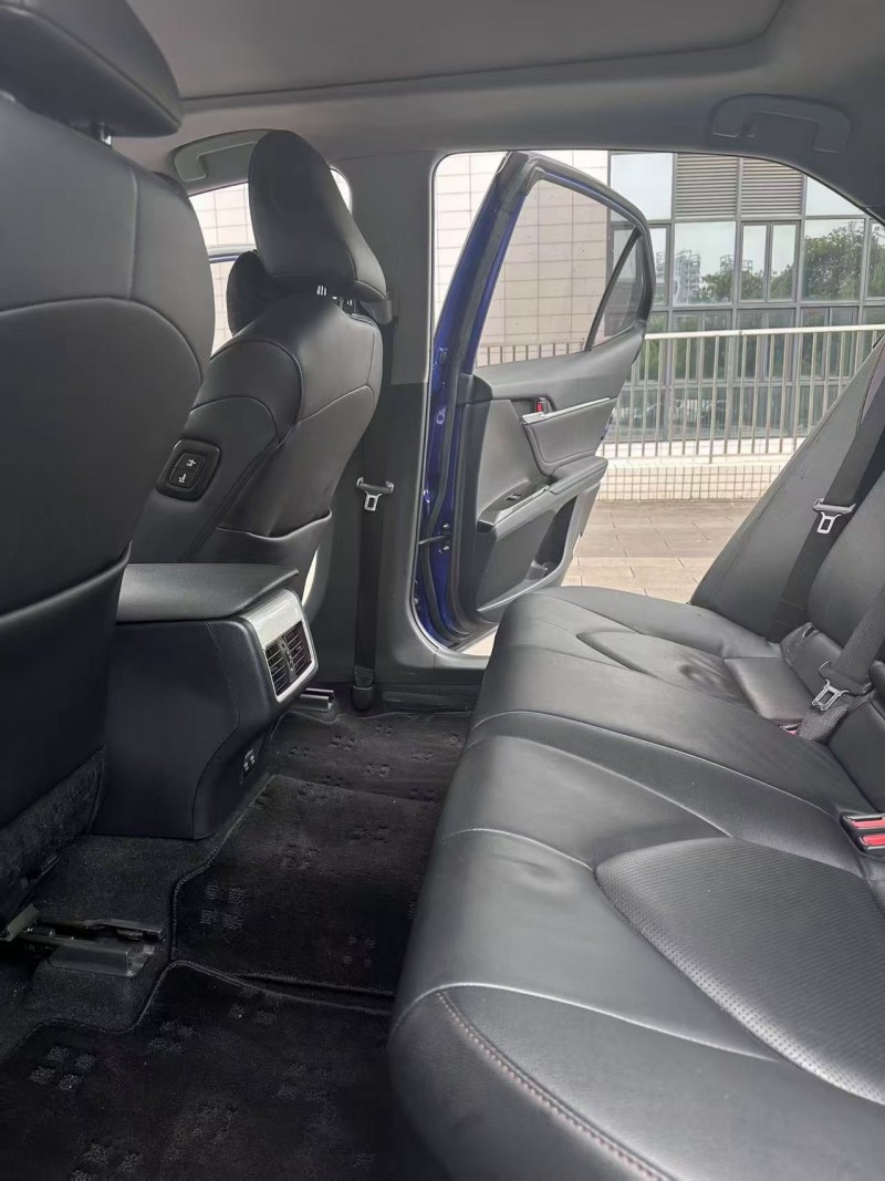 佛山19年丰田凯美瑞6