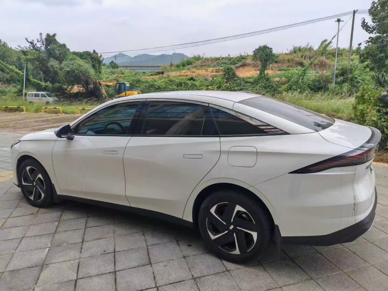 鹰潭24年吉利银河9