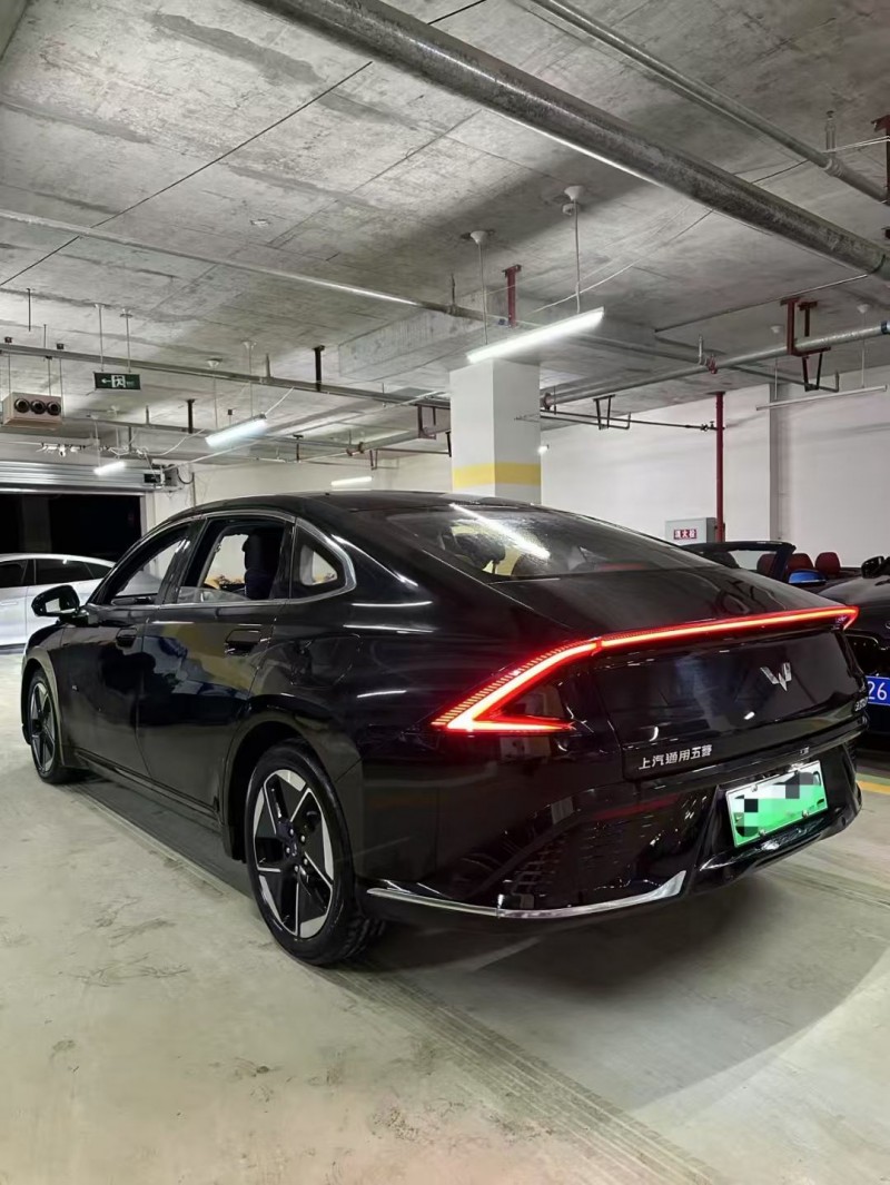 成都24年五菱汽车星光5