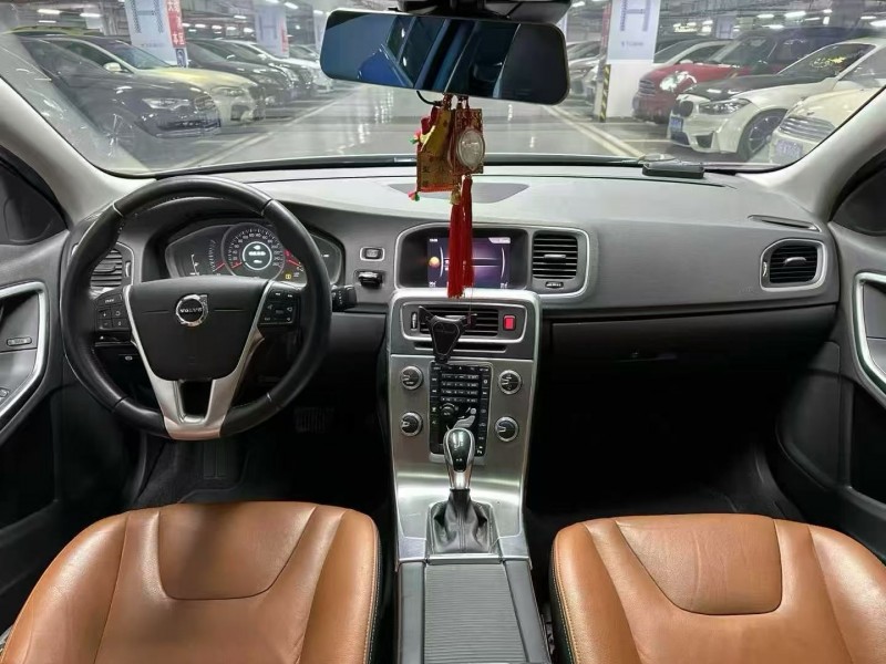 成都18年沃尔沃S60L4