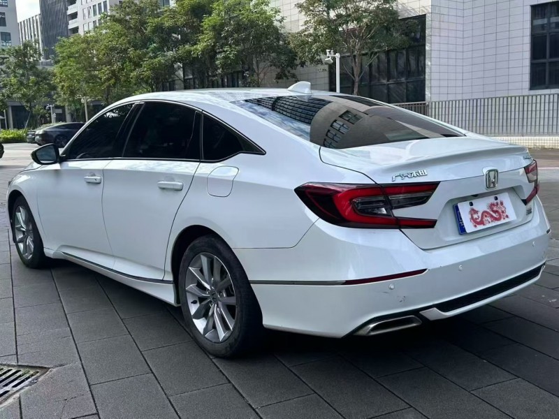 佛山22年本田雅阁8