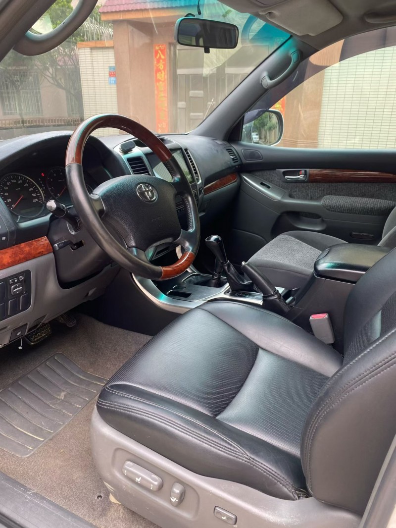 中山09年丰田普拉多4