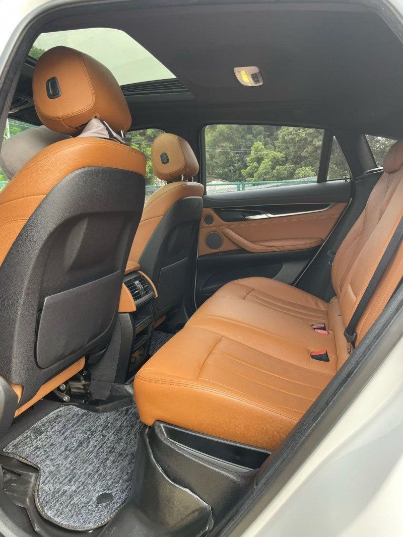 中山17年宝马X66