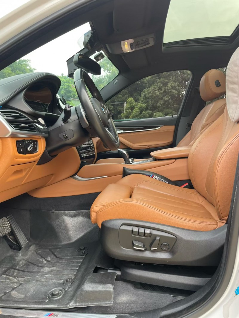 中山17年宝马X68