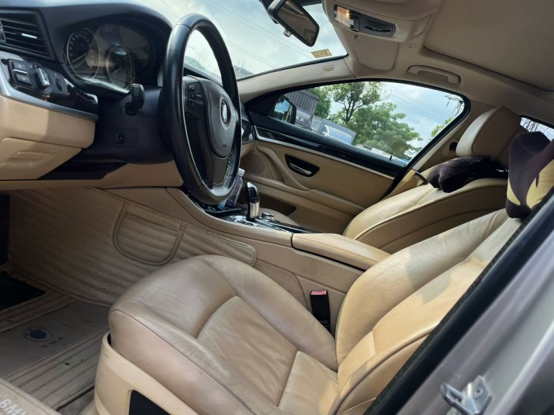 中山13年宝马5系4