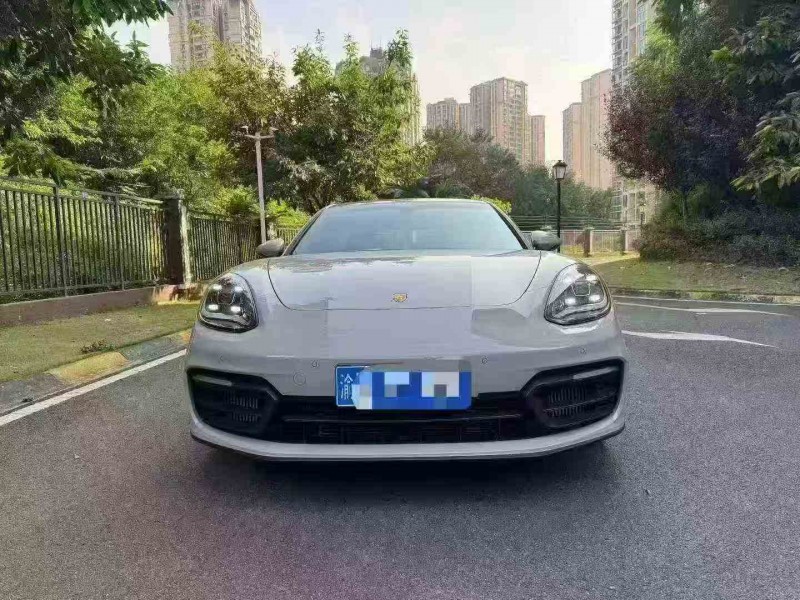 重庆24年保时捷帕拉梅拉1