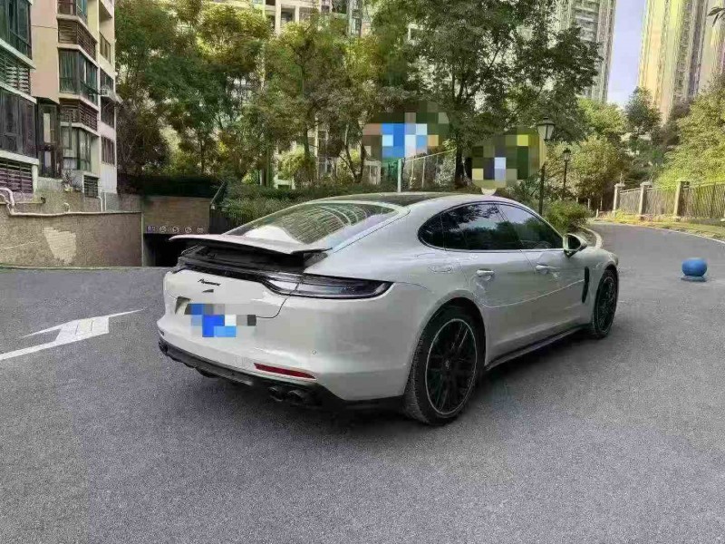 重庆24年保时捷帕拉梅拉8