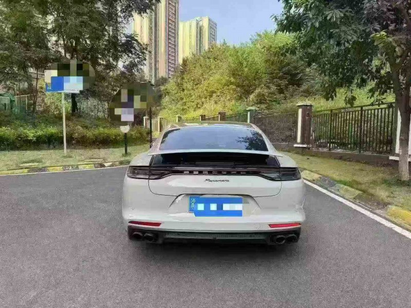 重庆24年保时捷帕拉梅拉9