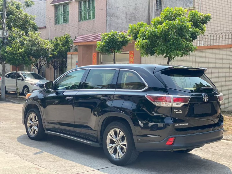 中山18年丰田汉兰达8