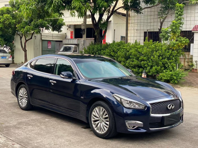 中山19年英菲尼迪Q702