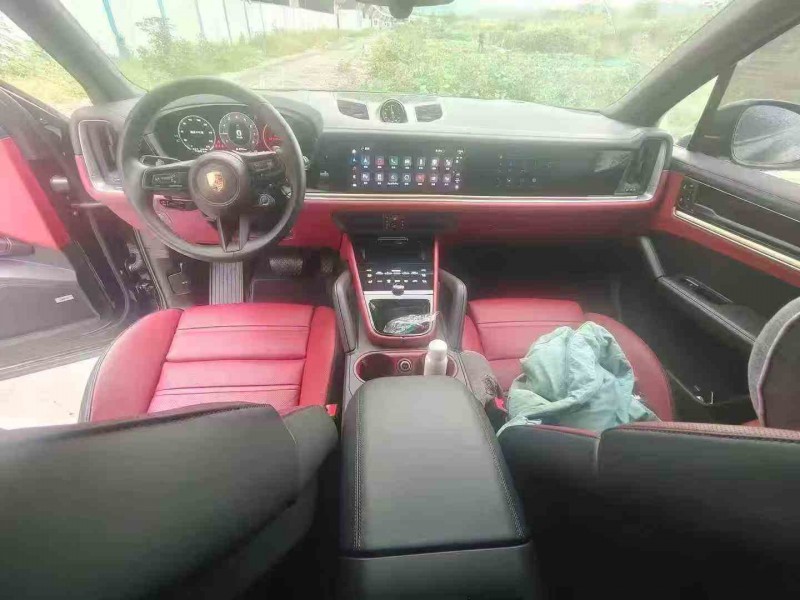 重庆24年保时捷卡宴5