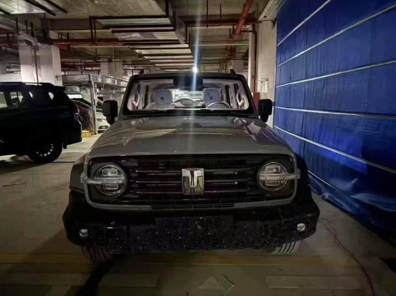 青岛25年长城汽车坦克1