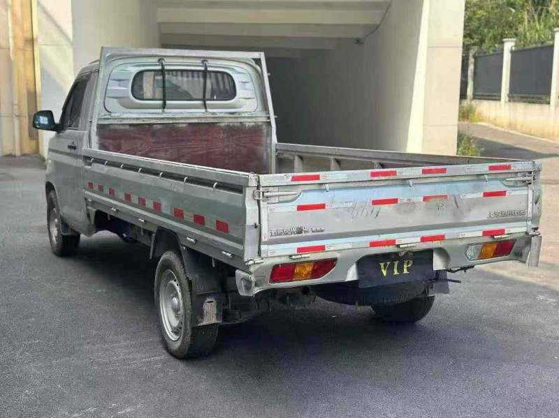 漳州21年五菱汽车荣光6