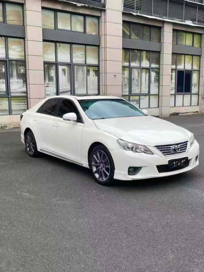 漳州13年丰田锐志2