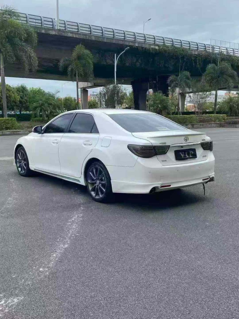 漳州13年丰田锐志8