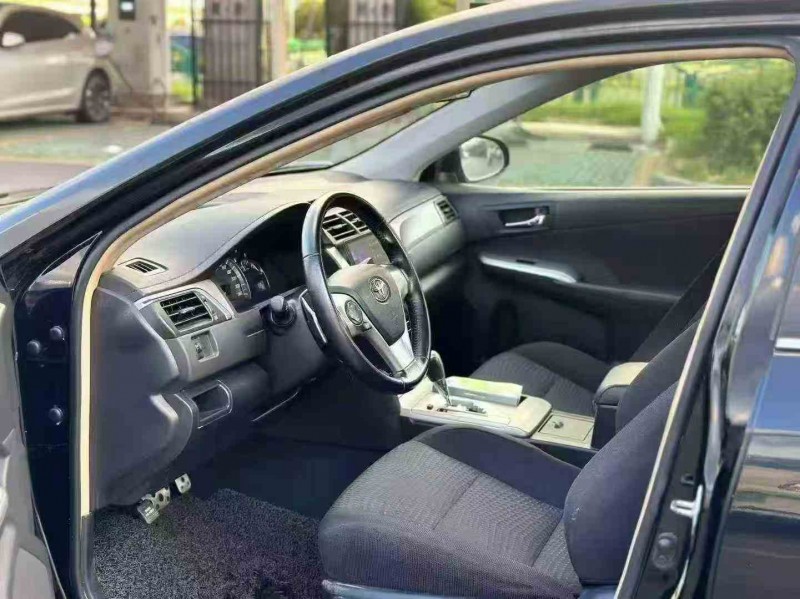 绍兴14年丰田凯美瑞6