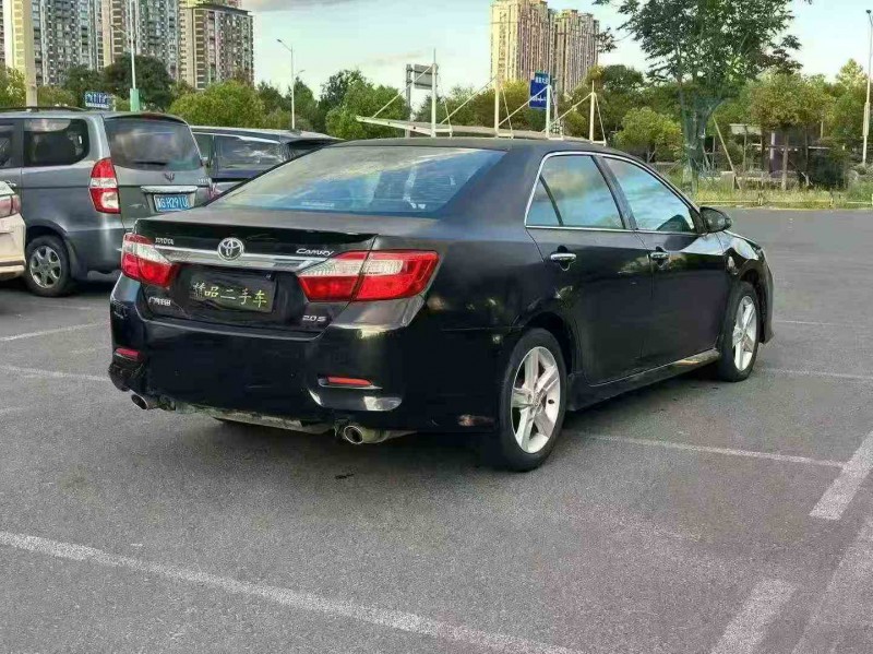 绍兴14年丰田凯美瑞7