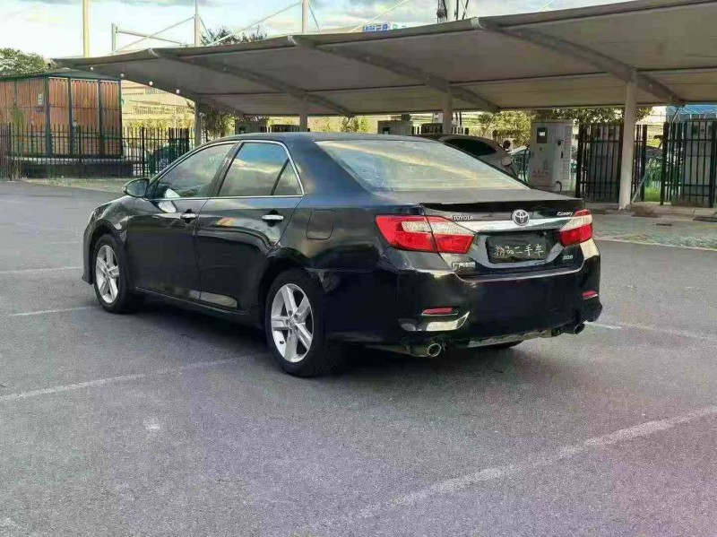 绍兴14年丰田凯美瑞8