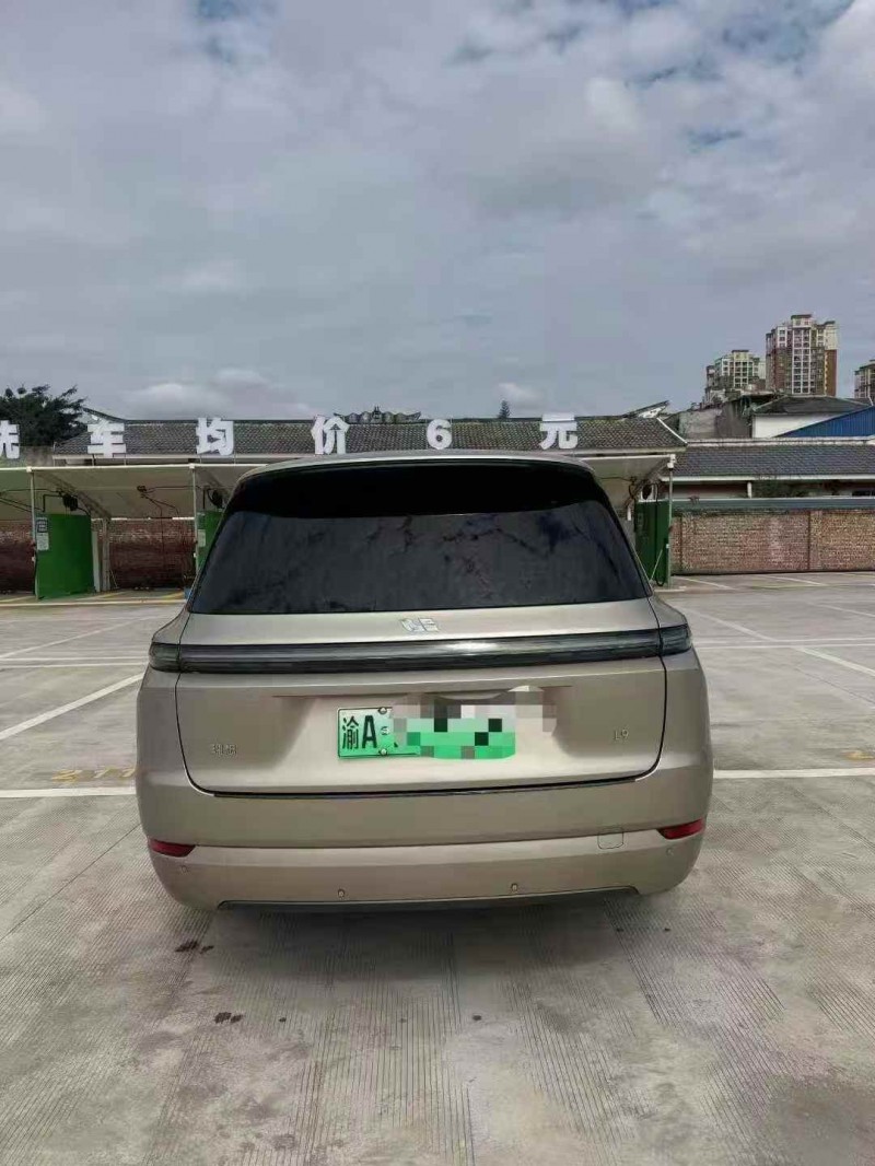 重庆22年理想L99