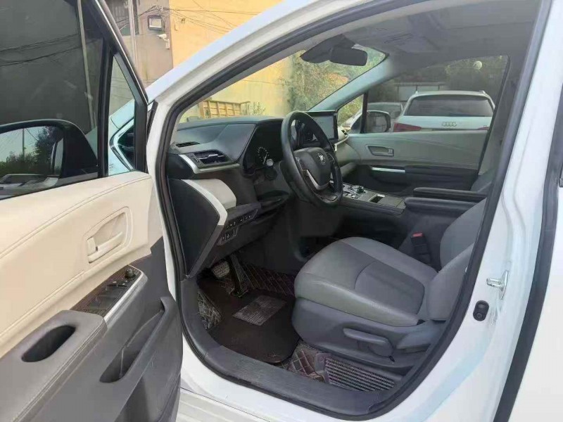 东营24年丰田格瑞维亚4