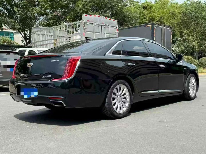 新余18年凯迪拉克XTS8