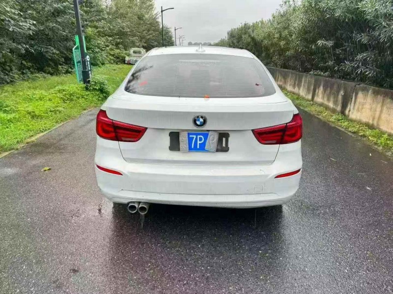 淮北17年宝马3系9