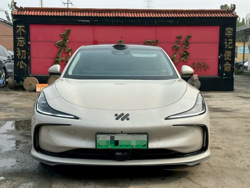 淄博24年智己L61