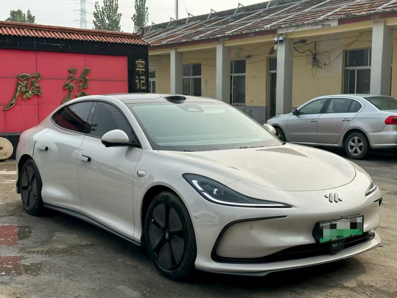 淄博24年智己L62