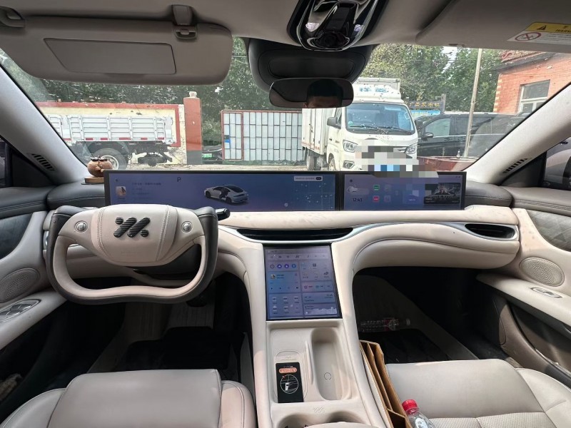 淄博24年智己L65