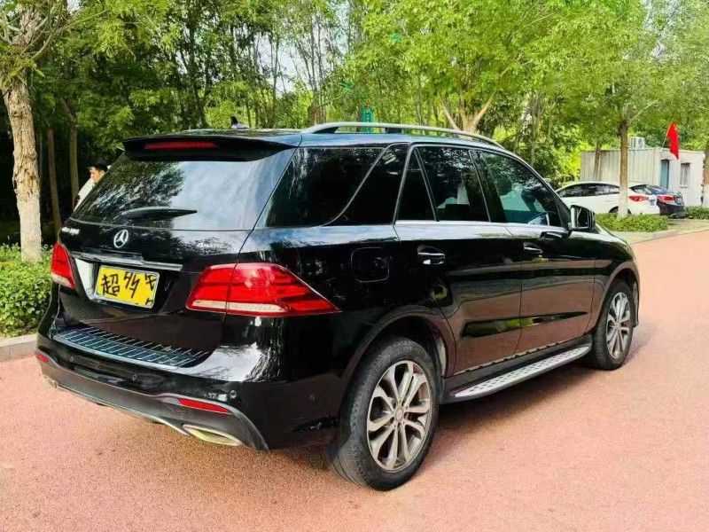 济南17年奔驰GLE8