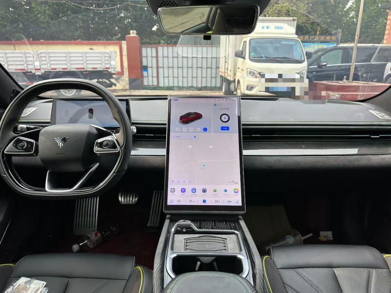 淄博23年哪吒GT6