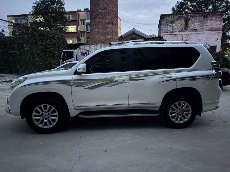 邯郸17年丰田普拉多8