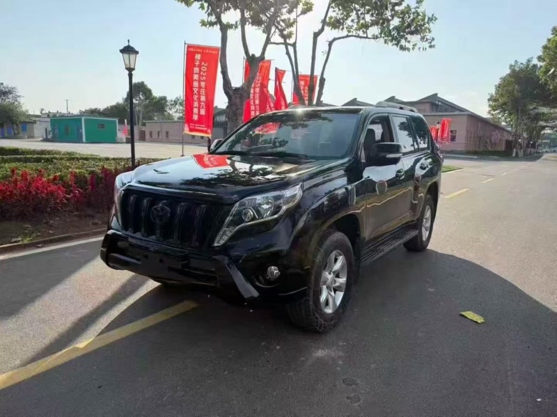 东营12年丰田普拉多3