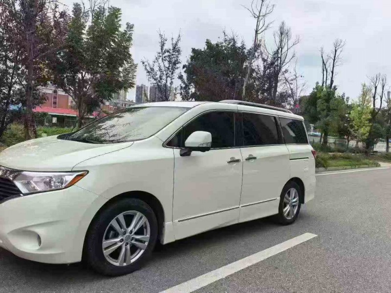 衡阳18年日产贵士2