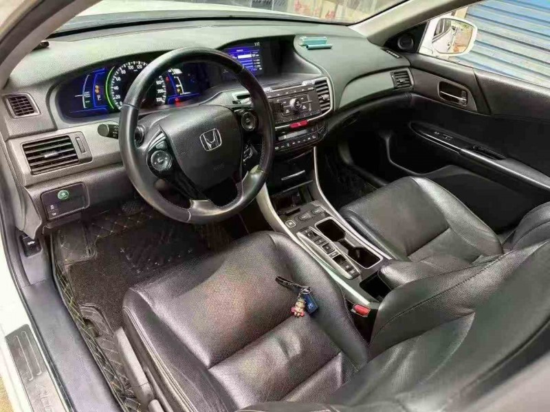 长沙17年本田雅阁5