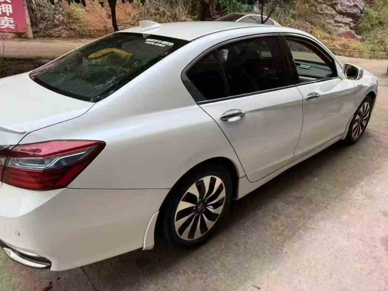 长沙17年本田雅阁8