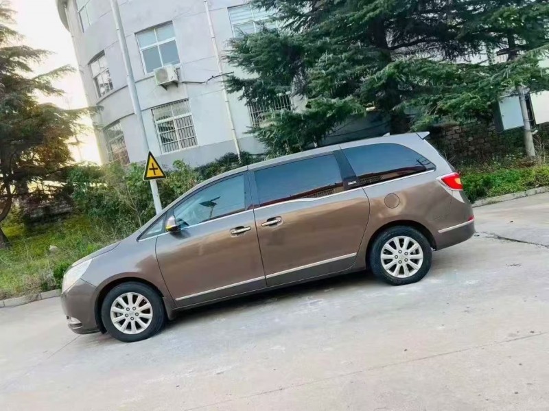 青岛12年别克GL83