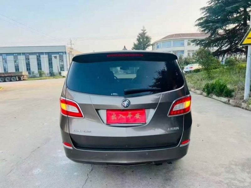 青岛12年别克GL88