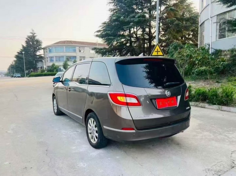 青岛12年别克GL89