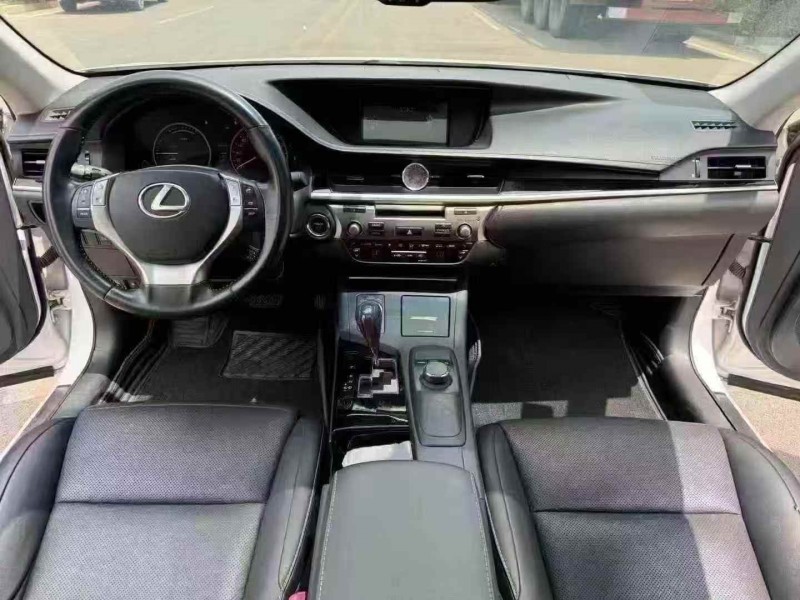 绍兴16年雷克萨斯ES5