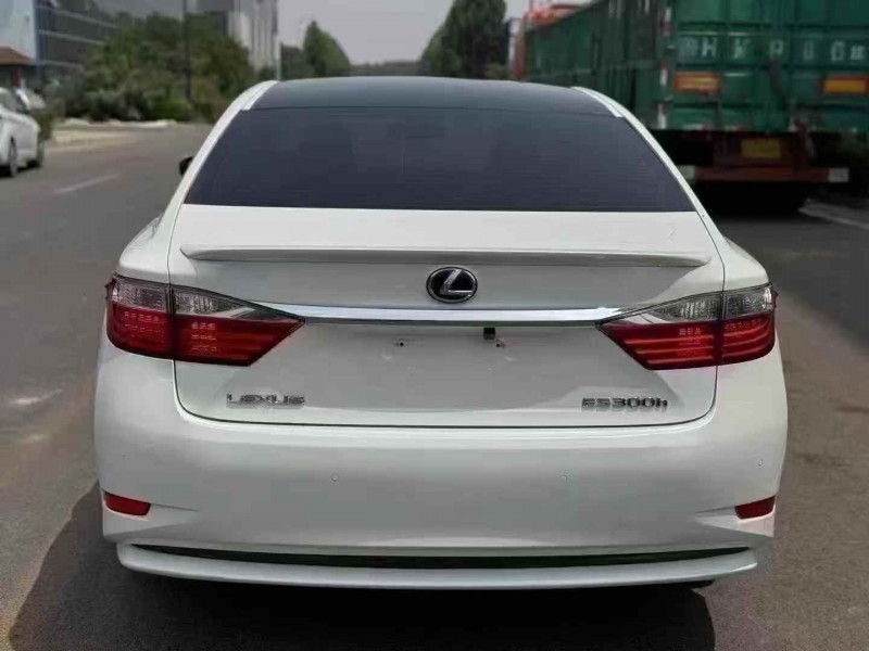 绍兴16年雷克萨斯ES8