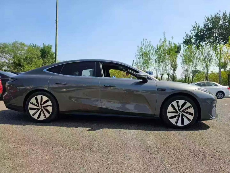 东营25年吉利银河5