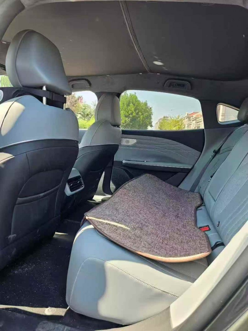 东营25年吉利银河6